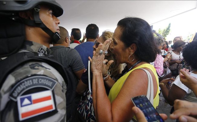Servidores se dizem traídos com reforma administrativa e planejam assembleias