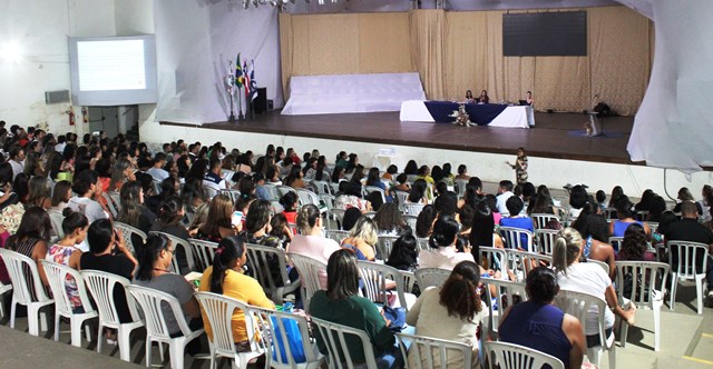 Simpósio sobre autismo da Uefs reúne grande público no campus universitário