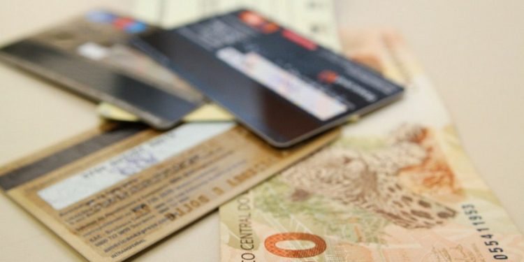 Inadimplência das empresas cresce 4,22% em novembro