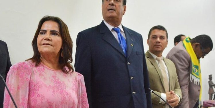 Feira: Prefeito destaca momento histórico durante posse da Mesa Diretiva da Câmara Municipal