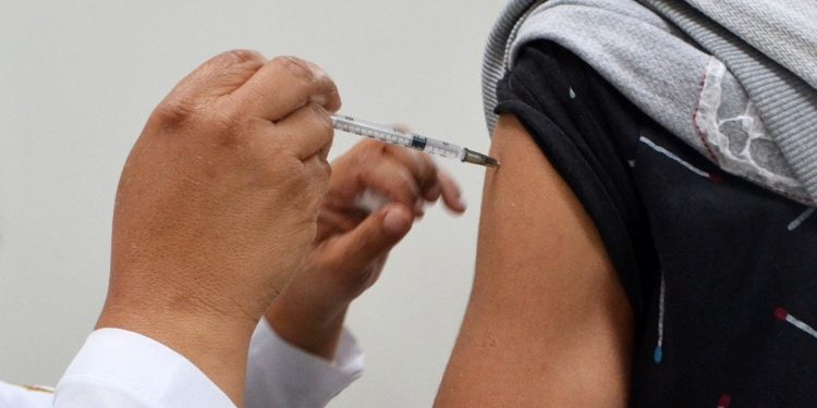 Campanha de vacinação contra meningite termina nesta terça
