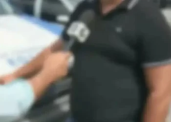 Professor de futebol suspeito de abusar sexualmente adolescentes é procurado