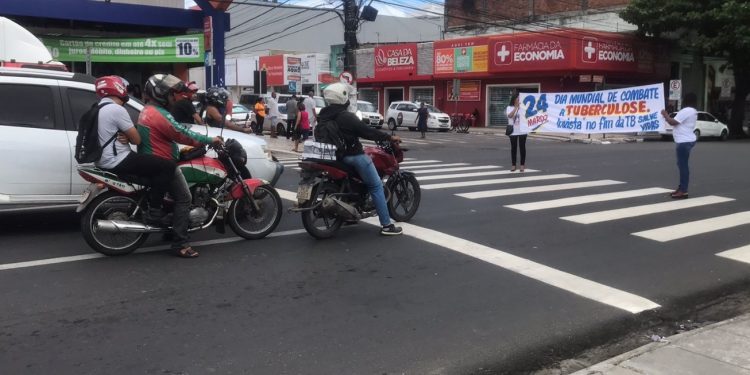 Ação no trânsito marca o Dia de Combate à Tuberculose