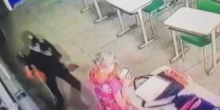 Professora morre e 5 pessoas são feridas em ataque contra escola em SP
