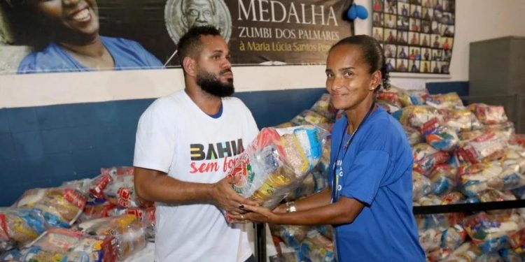 Bahia Sem Fome inicia entrega de alimentos