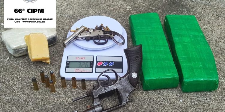 Guarnição 66ª CIPM realiza apreensão de armas de fogo e drogas no bairro Aeroporto em Feira de Santana