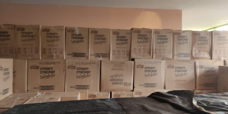 Decarga apreende produtos que seriam adulterados em Feira de Santana