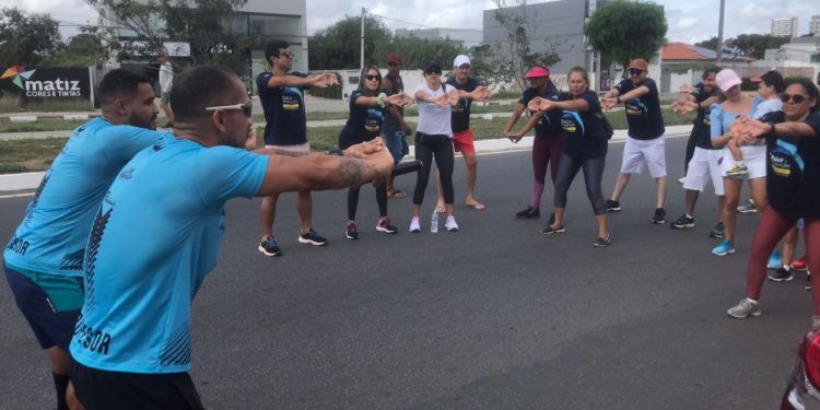 Caminhada alerta para importância da prevenção do câncer de intestino