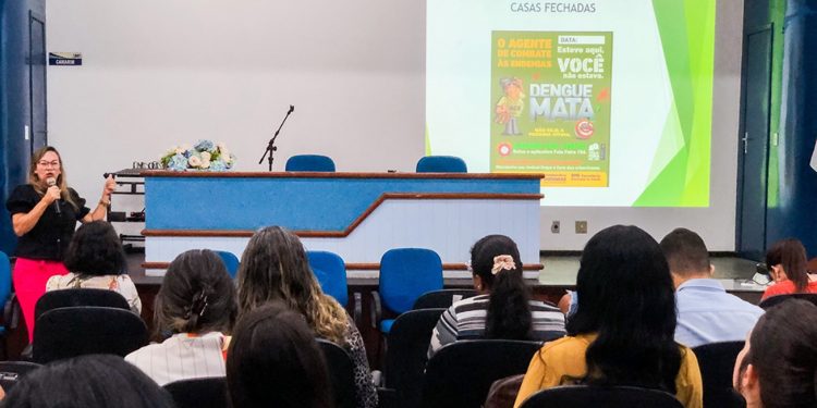 Médicos e enfermeiros participam de capacitação sobre dengue