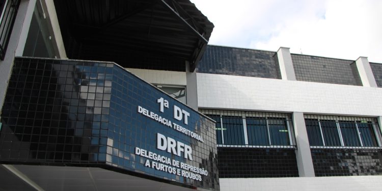 Falso juiz é preso aplicando golpes em Feira de Santana