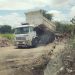 Secretaria de Serviços Públicos flagra descarte de entulho na Lagoa Grande