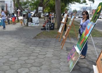 Oficina de pintura para o público infantil no Espaço Marcus Moraes neste domingo