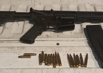 66ª CIPM apreende fuzil durante abordagem no bairro Rocinha