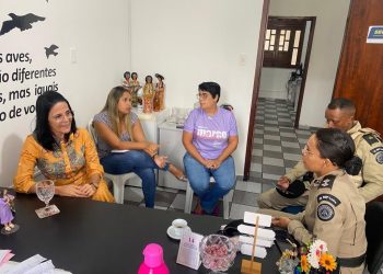 Comandante da Operação Ronda Maria da Penha participa de reunião com Secretária Municipal de Políticas para Mulheres