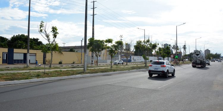 Faixas centrais das avenidas Getúlio Vargas e Noide Cerqueira interditadas neste domingo