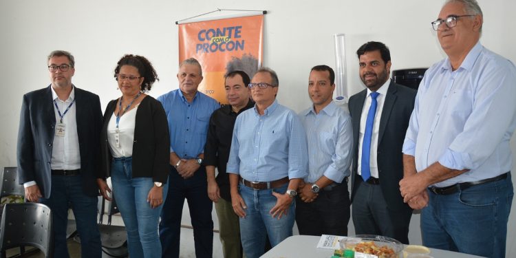 Procon lança mutirão para negociação de dívidas com a Coelba e Embasa