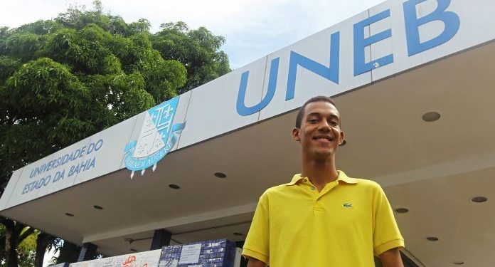 Governador da Bahia anuncia ampliação de benefício para estudantes universitários
