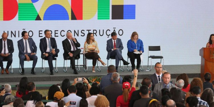 Novo Bolsa Família começa a ser pago no dia 20 deste mês