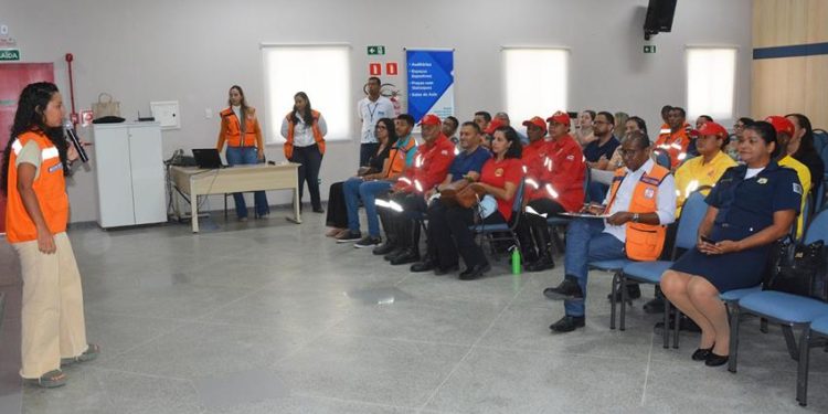 Chuvas inesperadas e derramamento de produtos químicos são desafios da Defesa Civil em Feira