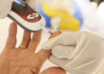 Mulheres com idade entre 25 e 44 anos têm mais chances de sofrer AVC, diz estudo