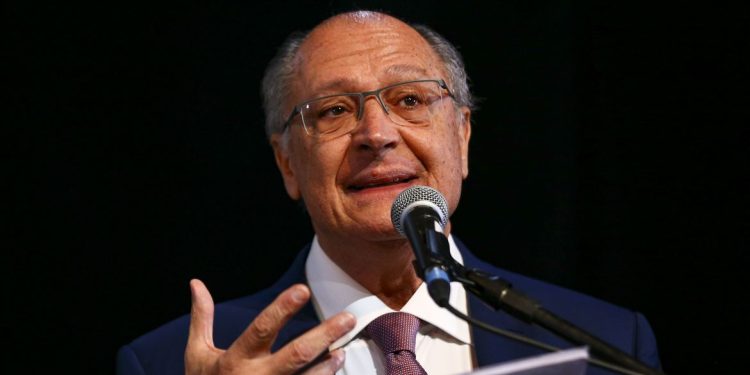 Alckmin afirma que votação da reforma tributária deve acontecer ainda no primeiro semestre de 2023