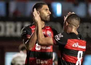 Já eliminado, Vitória consegue primeiro triunfo na Copa do Nordeste contra Ceará