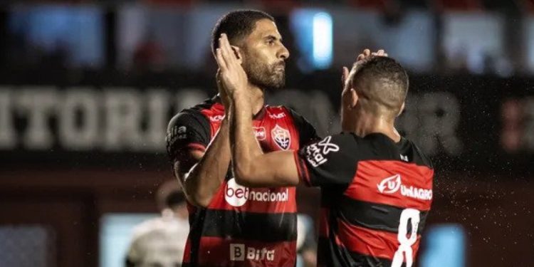 Já eliminado, Vitória consegue primeiro triunfo na Copa do Nordeste contra Ceará