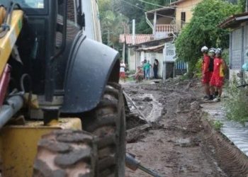 Fortes chuvas deixam mais de 5 mil desalojados no sul da Bahia; quatro cidades estão em situação de emergência