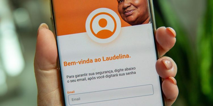 Aplicativo para domésticas pode ser acessado pela web e por celular