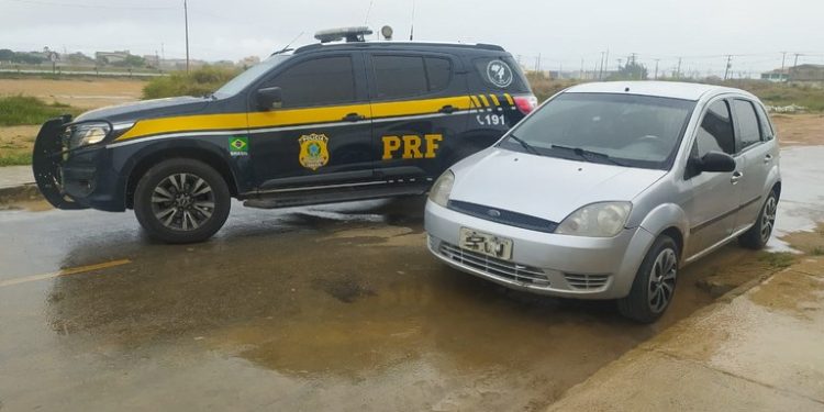 PRF na Bahia recupera 5 veículos nas últimas 24 horas