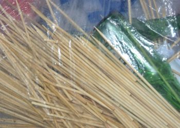 Vigilância Sanitária apreendeu 80 litros de bebidas e mais de 1.200 espetos na Micareta