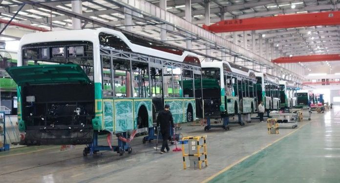 Governador Jerônimo visita duas fábricas da BYD, na China