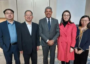 Na China, Jerônimo oficializa projeto para instalação de fábrica em Camaçari