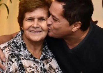 Mãe de Leonardo é enterrada no mesmo túmulo que o filho Leandro