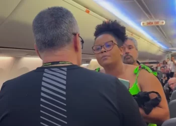 Gol é acusada de racismo após passageira ser expulsa de voo