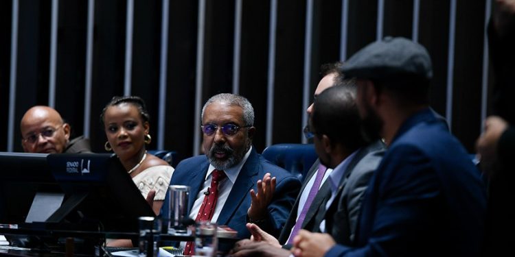 Senado terá frente parlamentar contra o racismo