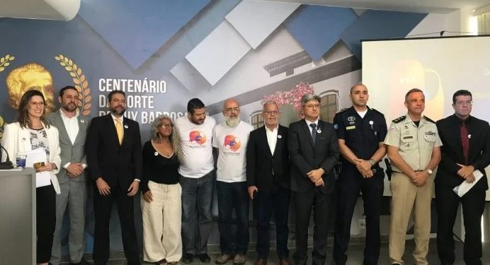 ABI e Sinjorba lançam grupo de trabalho para combater violência contra profissionais de imprensa na Bahia