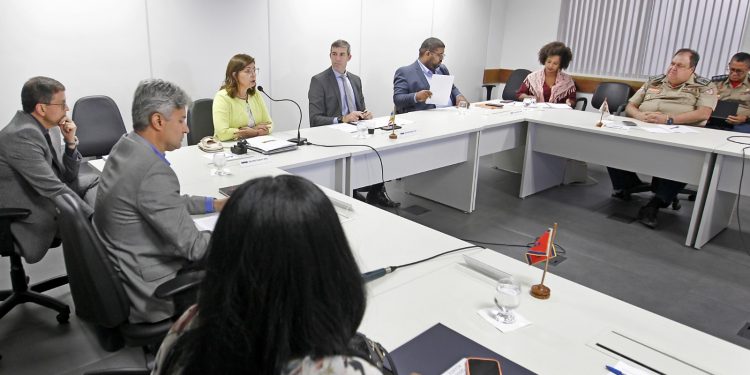 Secretários fazem balanço de ações contra ameaças nas escolas