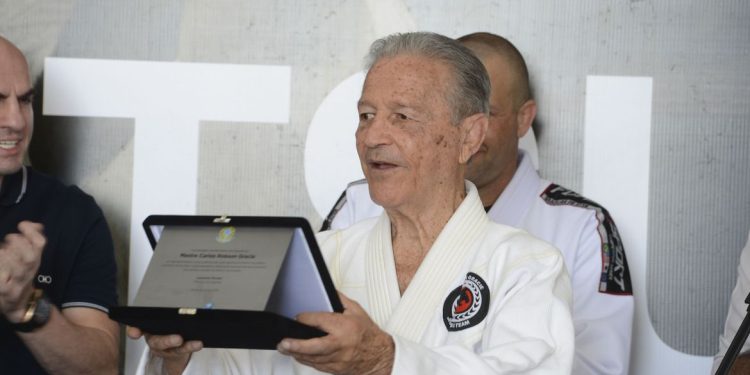 Referência do jiu-jitsu brasileiro, Robson Gracie morre aos 88 anos