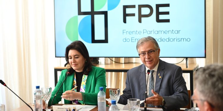 Ministra Simone Tebet afirma que arcabouço fiscal será votado até julho