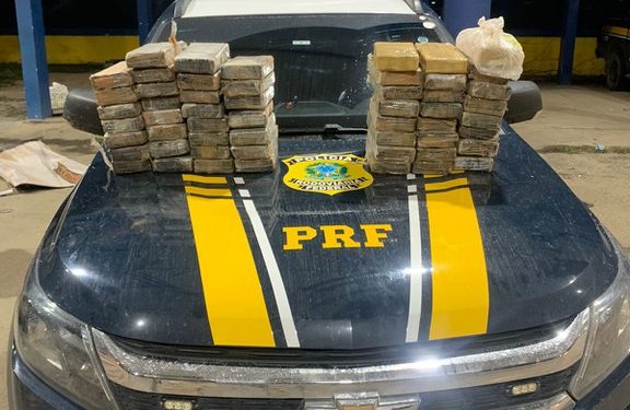 Casal de traficantes é preso em Feira de Santana transportando quase 58 Kg de cocaína