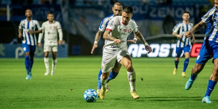 Vitória empata com o Avaí e pode perder liderança da Série B