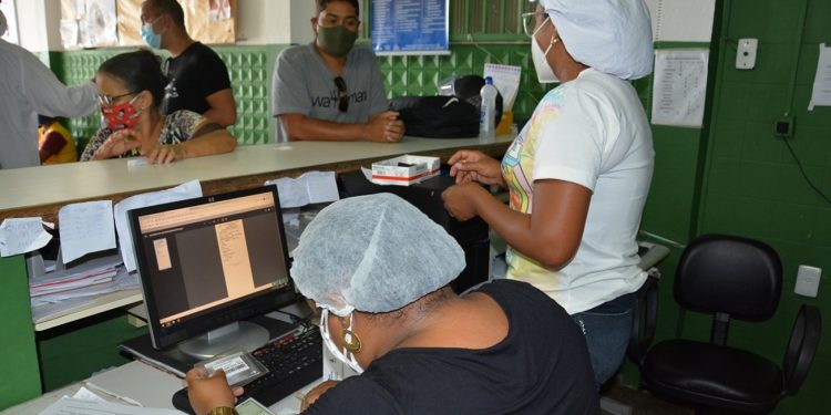 Metade dos beneficiários do Bolsa Família ainda não fez acompanhamento obrigatório de saúde