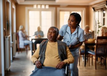 Feira de Santana ganha unidade da Ammo Enfermagem especializada em cuidados com idoso