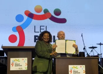 Com Jerônimo e Margareth Menezes, Lula lança Lei Paulo Gustavo em Salvador