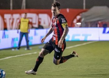 Para manter ponta da tabela na Série B, Vitória encara o Avaí neste sábado