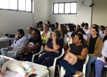 Hospital da Mulher promove capacitação para funcionários sobre aleitamento materno