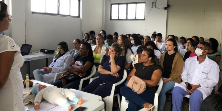 Hospital da Mulher promove capacitação para funcionários sobre aleitamento materno