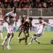 Vitória vence o CRB e mantém liderança da Série B