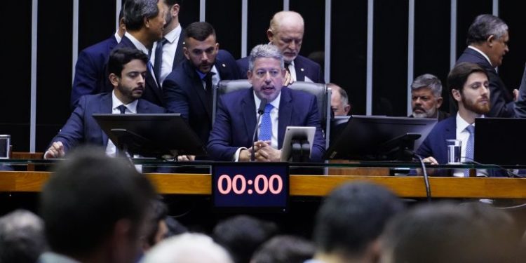 Câmara dos Deputados aprova projeto do arcabouço fiscal